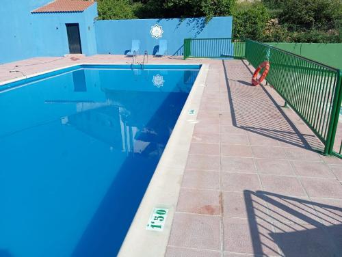 Bazén v ubytování Camping Las Aguas nebo v jeho okolí