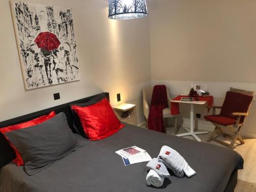 Et opholdsområde på Luxe Suite Brugge Centrum met Parking en Zen Terras