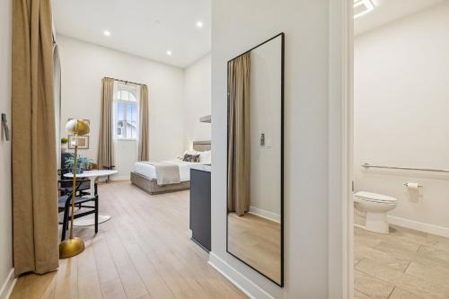 Koupelna v ubytování Casa Castillo - Boutique Suites in Downtown Santa Barbara