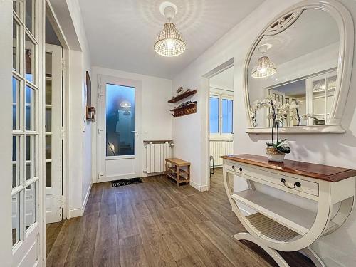 Billede fra billedgalleriet på Large house with garden near Paris i Saint-Denis