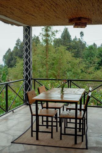 Parveke tai terassi majoituspaikassa Kinigi Cottage