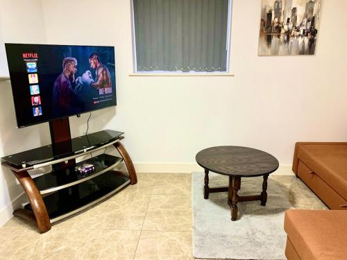 Ibiza Royale -Sleeps 6-Free Parking -Wi-Fi photo 11