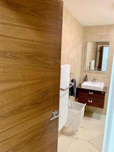 Ibiza Royale -Sleeps 6-Free Parking -Wi-Fi photo 24
