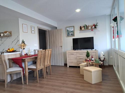 TV a/nebo společenská místnost v ubytování Балкан Тауър 2 '5