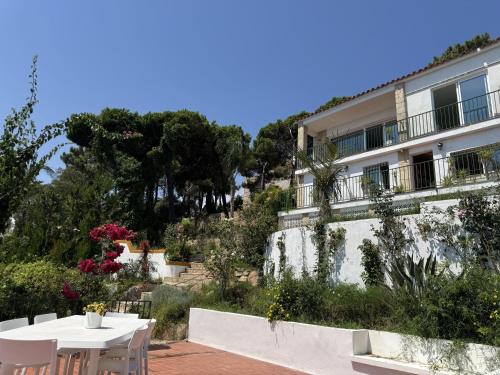 Casa con hermosas vistas a la costa