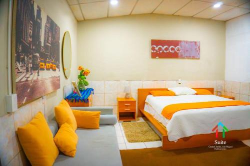 Postel nebo postele na pokoji v ubytování Suite 608 Ciudad Jardín San Miguel