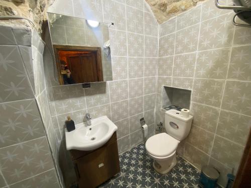 Et badeværelse på Ayataç Konak Otel