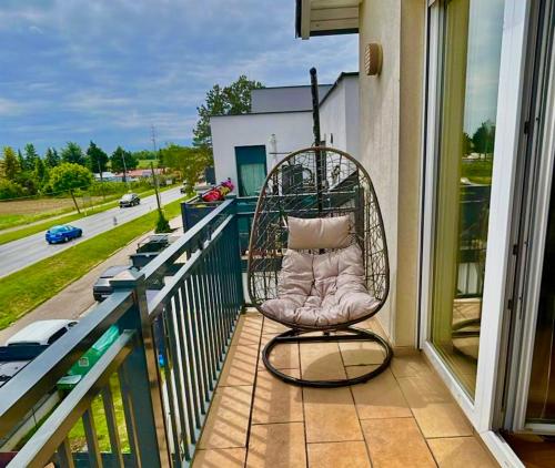 En balkon eller terrasse på 80 m2 Apartment with Balcony & Free Parking