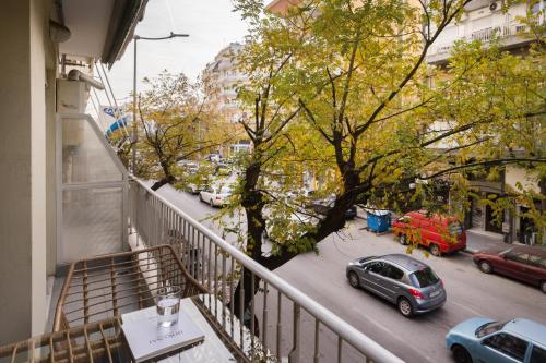 Cozy Urban Apartment - Thessaloniki Center