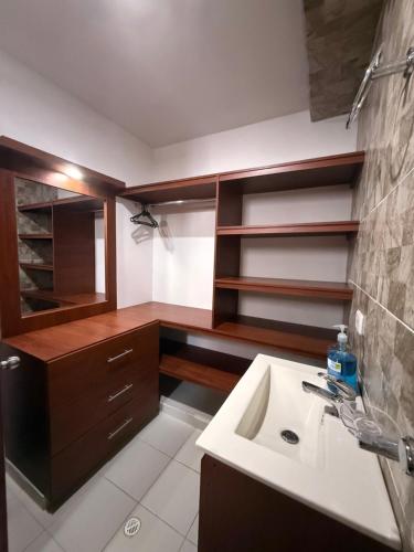 Kuchyň nebo kuchyňský kout v ubytování Casa condominio Dubai Flandes