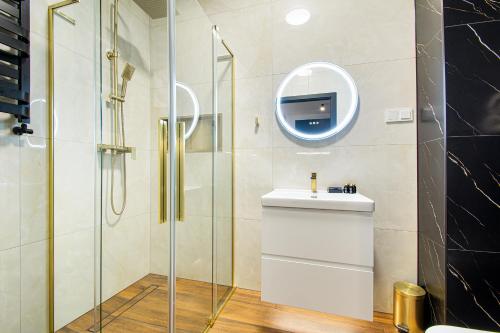 Koupelna v ubytování Apartament Emerald Gold przy plaży - Darmowy Parking