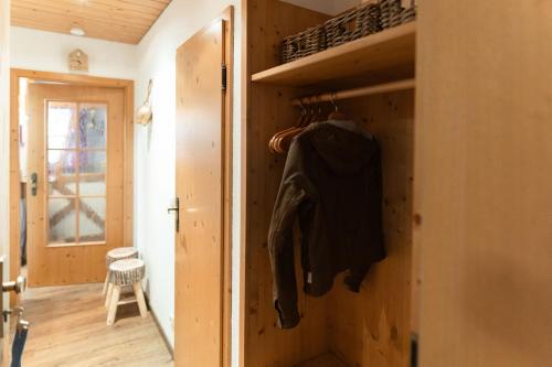 Koupelna v ubytování Haus Bergidyll 2-Raum-Wohnung Hüttenzauber