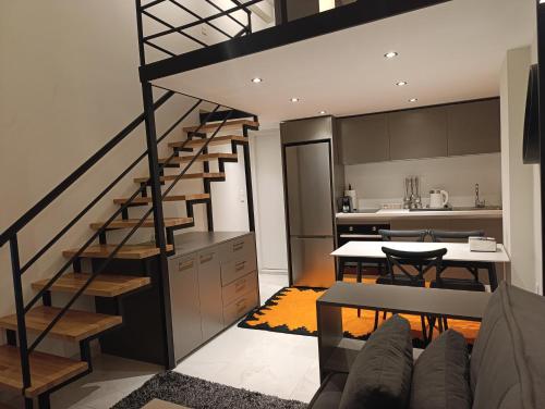 The Loft Central Thessaloniki - Explore center by foot
