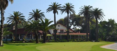 Κήπος έξω από το Chez Rime Cosy apartment with pool view