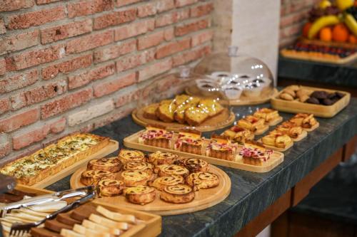 Jídlo v hotelu nebo okolí