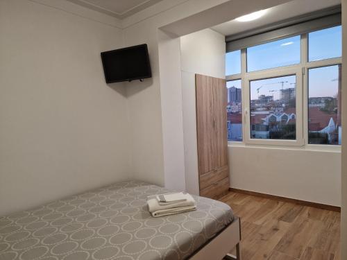 Pretty flat with terrace, air cond, free parking, by Porto with Love LDA