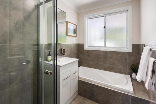 Et badeværelse på Valley View Retreat