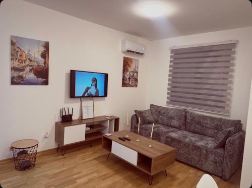 Een zitgedeelte bij Apartman 2937