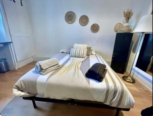 Le Perchoir Toulousain - Studio with Shared WC in the Heart of Rue Alsace Lorraine
