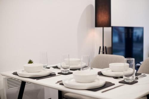 Stylish Modern 2Bed Apartment - Free Parking&Gym photo 20