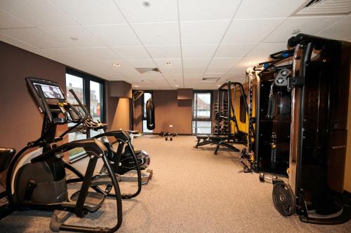 Stylish Modern 2Bed Apartment - Free Parking&Gym photo 11