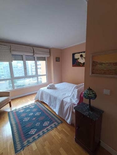 Elegancia y Comodidad en avenidas Novas Lisboa Apart 140 m2 de dos dormitorios 2 cuartos baño , 4 personas , Parking opcional