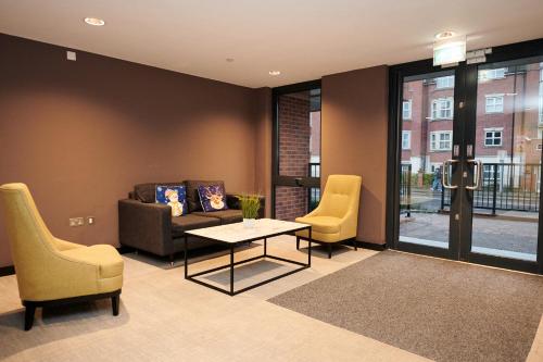 Stylish Modern 2Bed Apartment - Free Parking&Gym photo 23