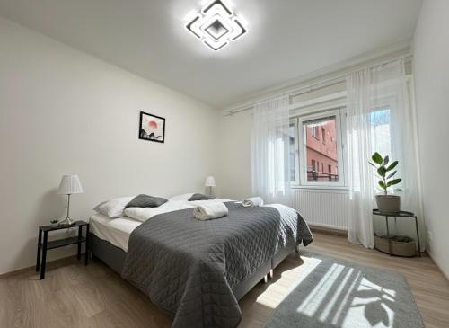 Spacious 3BR Apartment near Metro