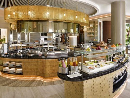 Еда / где поесть недалеко от отеля