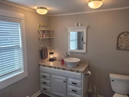 Et badeværelse på New! Lake Michigan Hideaway - Very Cute!