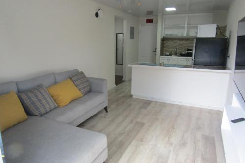 Kuhinja ili čajna kuhinja u objektu 103 Batts Rock Beach Condo's