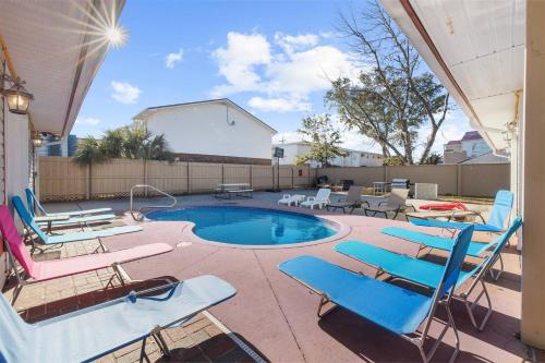 Πισίνα στο ή κοντά στο Elegant Huge Ocean View 4 King, Private Pool, Huge Yard, Enormous Game Garage, BBQ, & Rooftop Deck