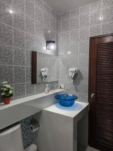 Et badeværelse på Baan Fah Sai 2-Bedroom Pool Villa