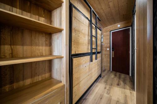 Stylish Studio Apt, Alpine Nest with Panoramic VT Views, Sleeps 4 - Résidence Les Hauts De La Vanoise