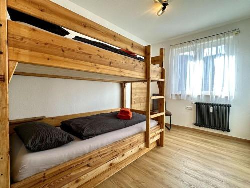 een slaapkamer met twee stapelbedden in een kamer bij Dream holiday apartment Kinzig-Chalet in Schenkenzell