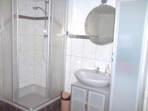 Phòng tắm tại Holiday apartment with 1 bedroom