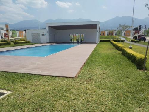 Bazén v ubytování House Haciendas del Mediterraneo nebo v jeho okolí