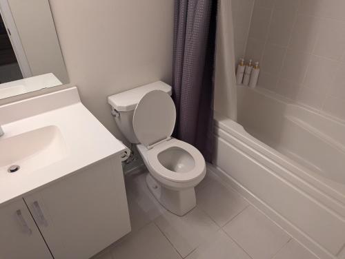 Et badeværelse på Sunshine room on Downsview