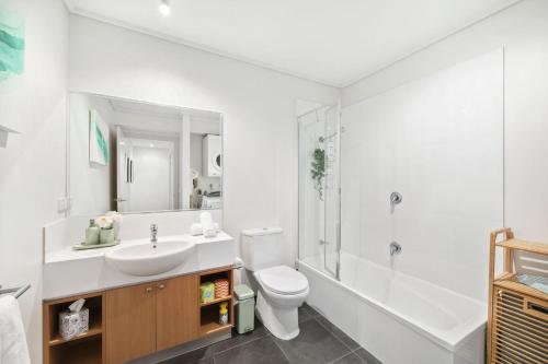 Phòng tắm tại Apartment 5 Pacific Apartments