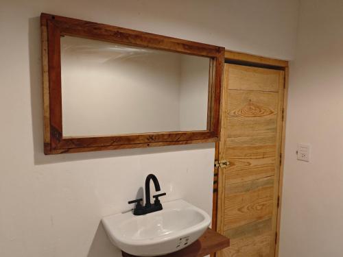 Et badeværelse på Casa Momo Playa Zipolite Oaxaca