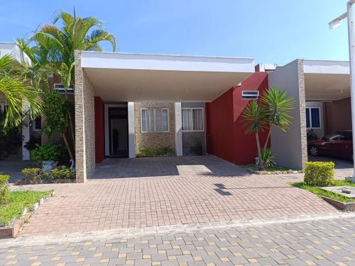 Beautiful and cozy home with Rent a car available