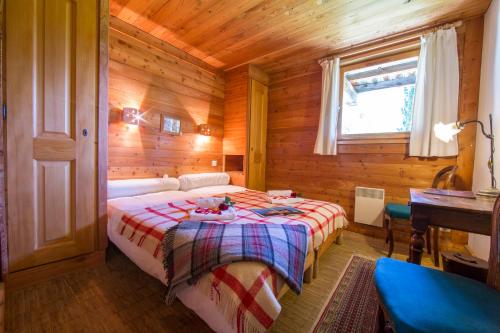 Chalet Beugeant Garden, BBQ, Parking Sleeps 6 - Happy Rentals