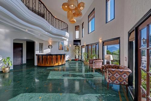 Et opholdsområde på 8fold-Pinecrest By LaRiSa, Bhimtal