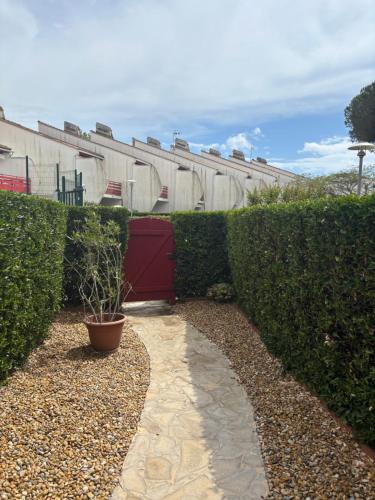 La Grande Motte Appart 4 pers RDJ piscine