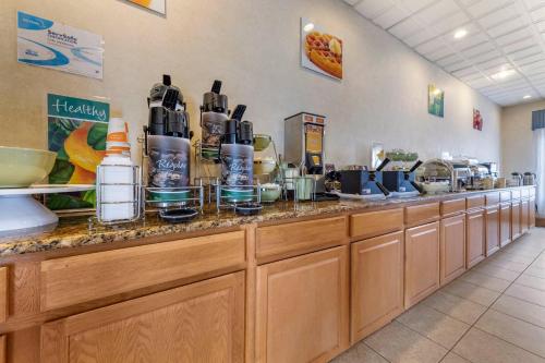 Køkken eller tekøkken på Quality Inn Selinsgrove