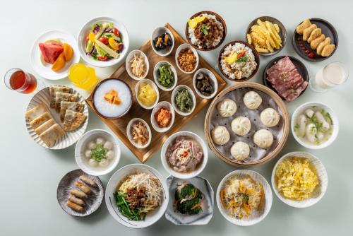 Jídlo v hotelu nebo okolí