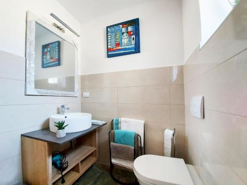 Billede fra billedgalleriet på Holiday house MARLY with private pool i Kras