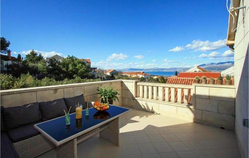 1 Bedroom Lovely Apartment In Supetar