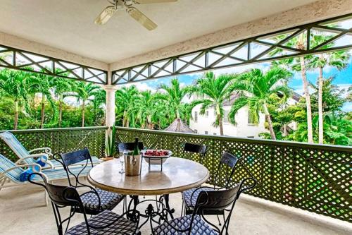 Ban công/sân hiên tại Tradewinds - by ZenBreak