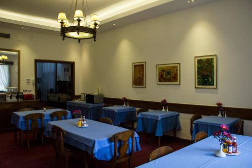 En restaurant eller et spisested på Horus House Hotel Zamalek